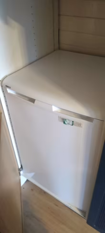 Photo of free fridge and freezer (Abbeyhill EH7) #1