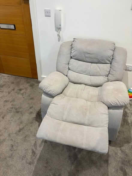 Photo of free Recliner Sofa set (Great Wakering SS3) #2