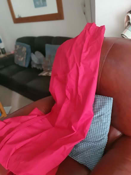 Photo of free Darkish red curtains approx 54 wide x 72 drop (Tilehurst RG31) #1