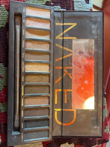 Photo of free Naked eyeshadow palette (N1) #1