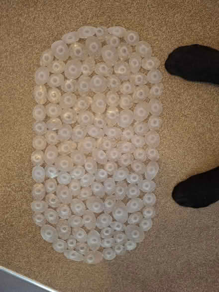 Photo of free Non slip bath mat (Hampton Hill TW12) #1