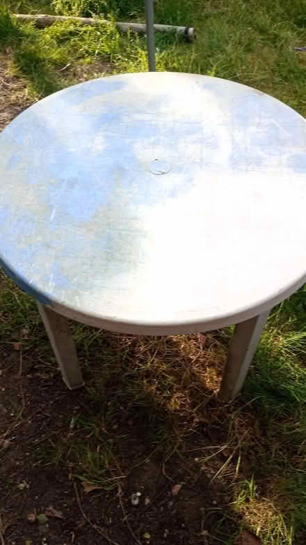 Photo of free Garden table (plastic) (OX4 Greater leys) #1
