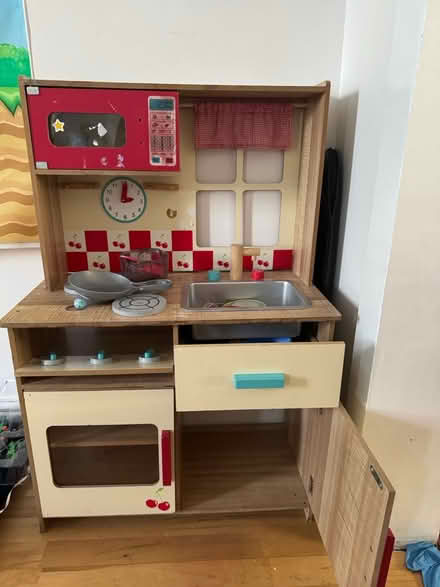 Photo of free Kitchen with few accessories (KT6) #1