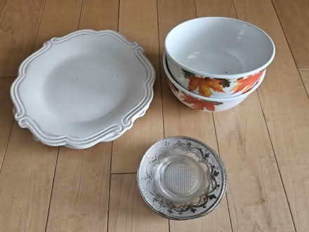 Photo of free Plates and bowls (Sevenhills) #1