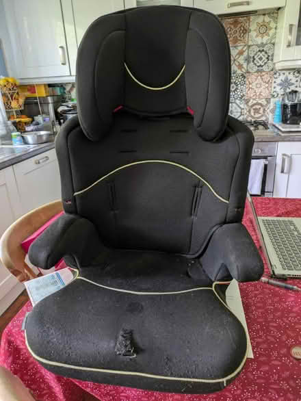 Photo of free Child's car seat (Hitchin SG4) #1