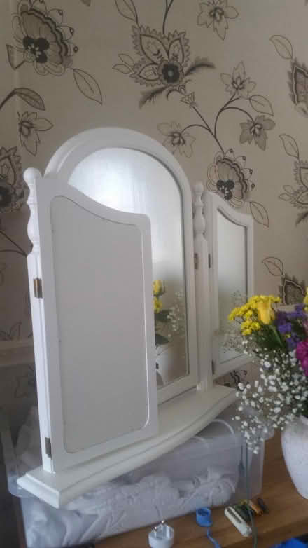 Photo of free bedroom mirror (Parson cross S5) #2