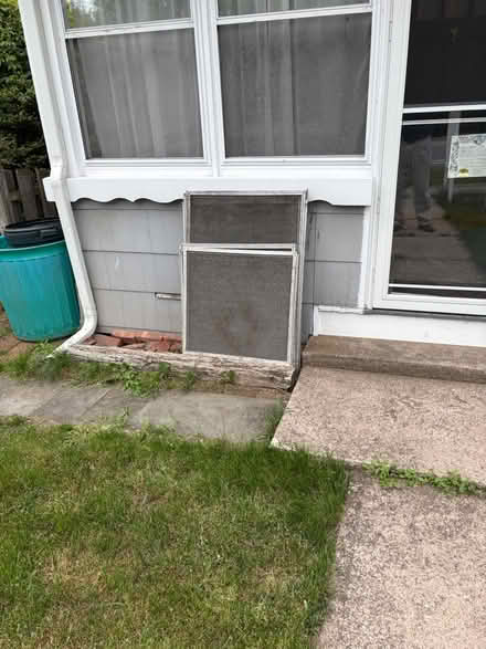 Photo of free 3-track. Screens & windows (Westwood) #1