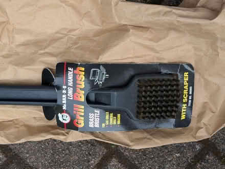 Photo of free BBQ cleaning brush (Cannon Park CV4) #1