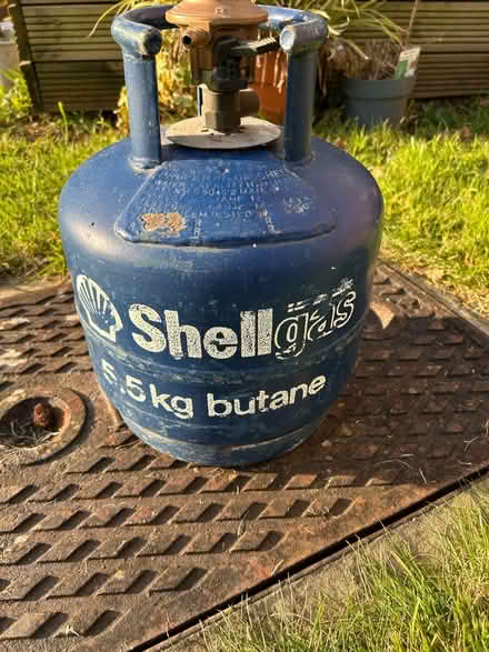 Photo of free Butane gas cylinder with regulator (Walcombe BA5) #3