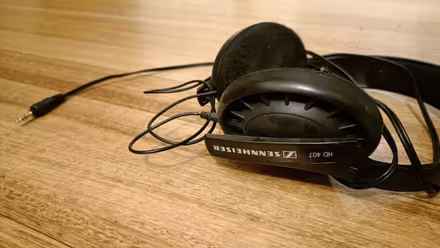 Photo of free Sennheiser 407 wired headphones (Shirley CR0) #1
