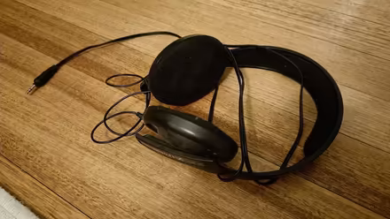 Photo of free Sennheiser 407 wired headphones (Shirley CR0) #3