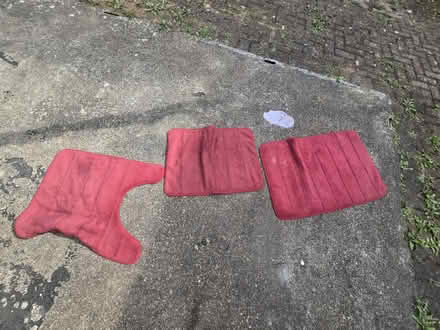 Photo of free Red Toilet/Bathroom Mats (Broxtowe NG8) #1