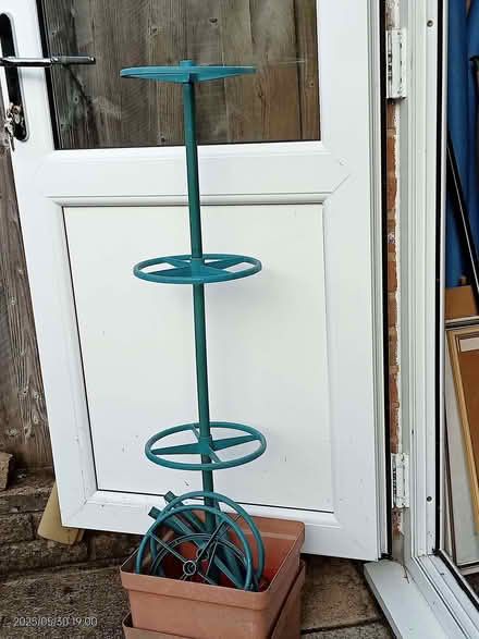 Photo of free 2 x Tomato grow pots (Sunnyside RH19) #1