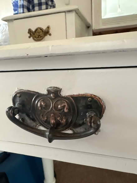 Photo of free White dressing table (Brize Norton - OX18) #3