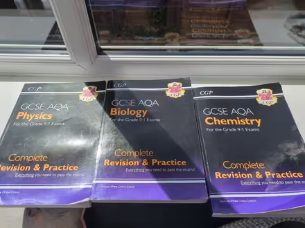 Photo of free GCSE science revision books (Boscombe, BH1) #1
