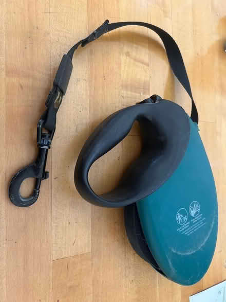 Photo of free 25’ FLEXI GIANT leash - retractable (San Carlos-El Camino near Hull) #2