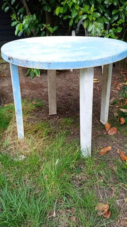 Photo of free Garden table (plastic) (OX4 Greater leys) #2