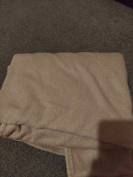 Photo of free Beige soft fleece blanket (ware SG12) #1