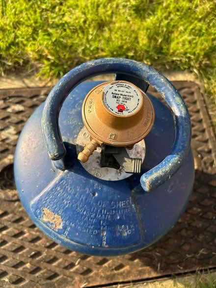 Photo of free Butane gas cylinder with regulator (Walcombe BA5) #2