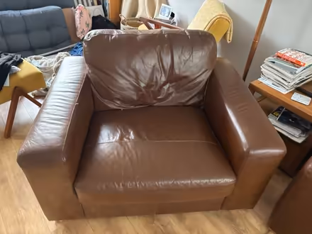 Photo of free Brown leather 3 piece suite (Kilbarchan) #4