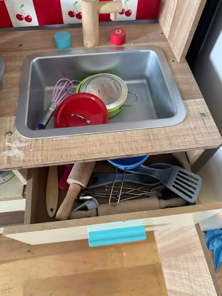 Photo of free Kitchen with few accessories (KT6) #2