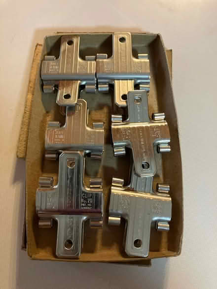 Photo of free Heavy duty clips (Bensenville) #1