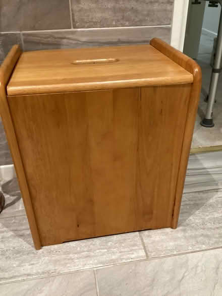 Photo of free Bathroom storage stool (Yarnton OX5) #1