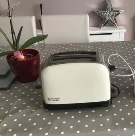 Photo of free cream toaster (BN2 lewes road Brighton) #1