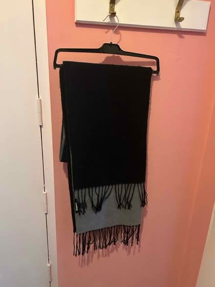 Photo of free Ladies wollen scarf (E3) #1