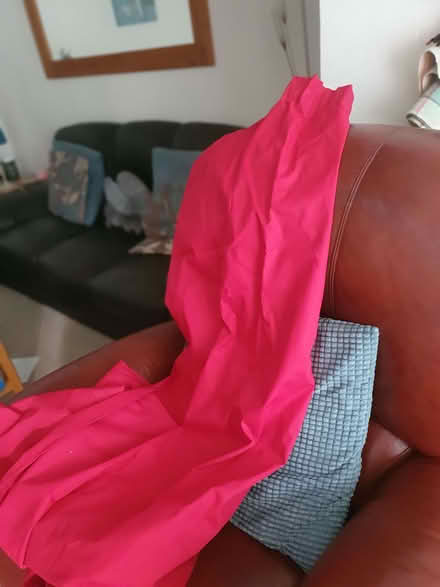 Photo of free Darkish red curtains approx 54 wide x 72 drop (Tilehurst RG31) #1