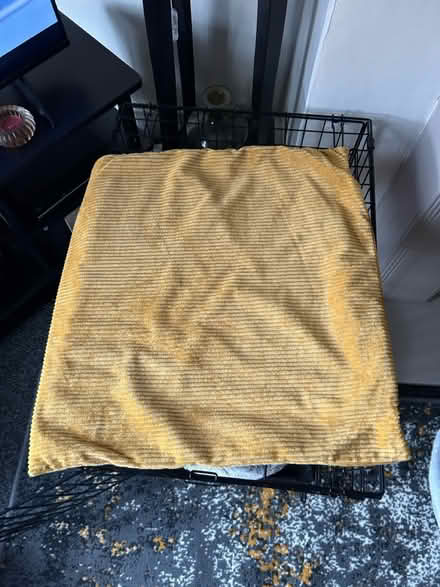 Photo of free Lounge decor set (Arbourthorne S2) #2