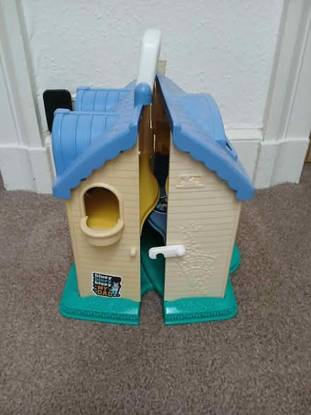 Photo of free Plastic Dolls House (Lark Lane Area L17) #2