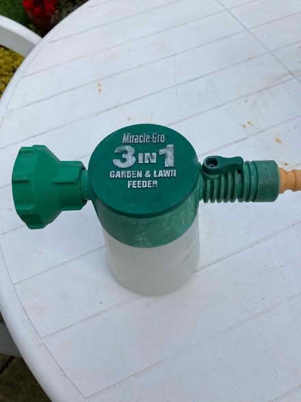 Photo of Miracle Gro feeder (windsor-maidenhead-freegle CGA SL6) #2