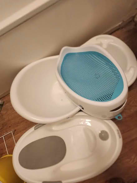 Photo of free Baby baths (High Wycombe HP11) #2