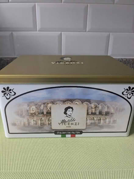 Photo of free Deep Cake/Biscuit Tin (Beulah Hill SE19) #1