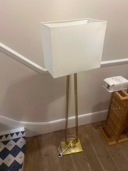 Photo of free Floor lamp (Northcote Road SW11) #1
