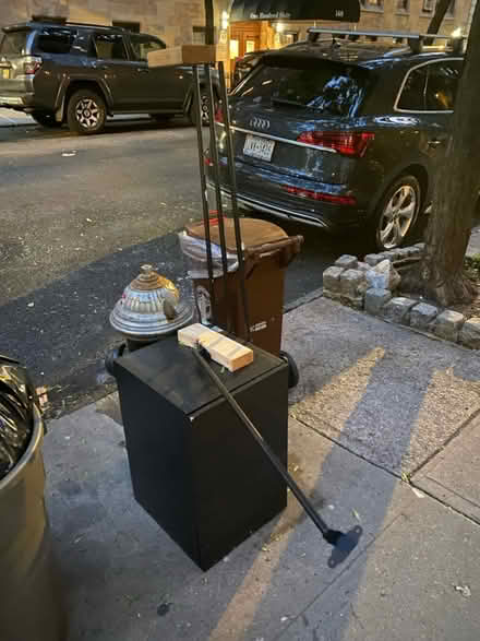 Photo of free curb alert misc household (Upper West Side 10023) #1