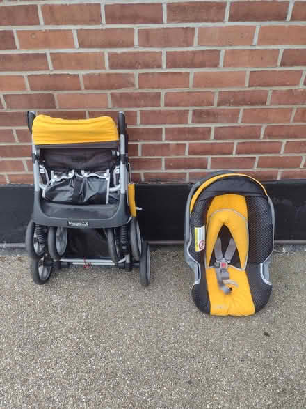 Photo of free Graco Child seat and Buggy set (Bournemouth, BH7) #1
