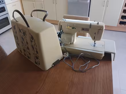 Photo of free sawing machine (hookhills paignton) #1