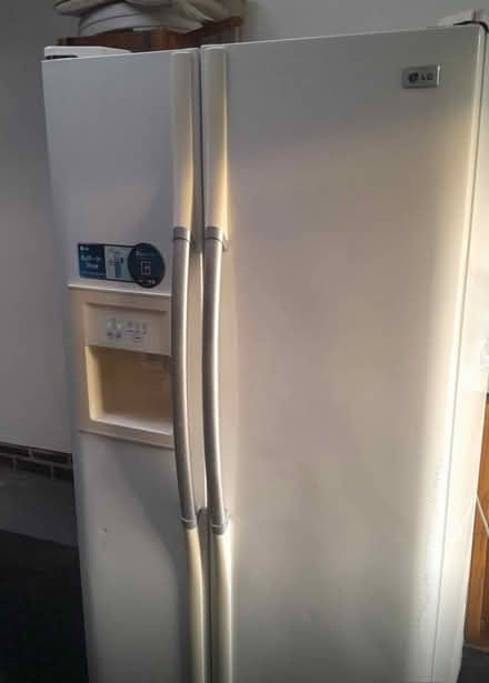 Photo of free American style fridge/freezer (Glen Parva, LE2) #1