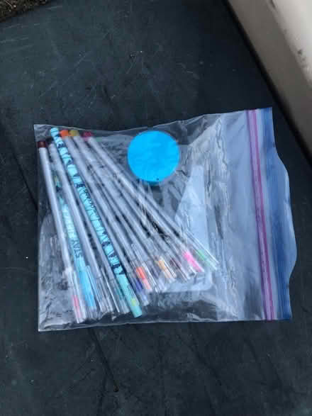 Photo of free Felt tip pens (Richmond TW1) #2