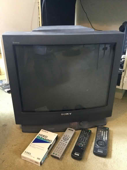 Photo of free Old style Sony TV + dvd & cassette (Farley Heath GU5 9EW) #1