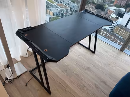 Photo of free gaming desks (Saint Luke's EC1V) #1
