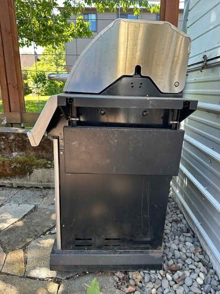 Photo of free Charbroil Gourmet propane grill (Alberta/Vernon area) #4