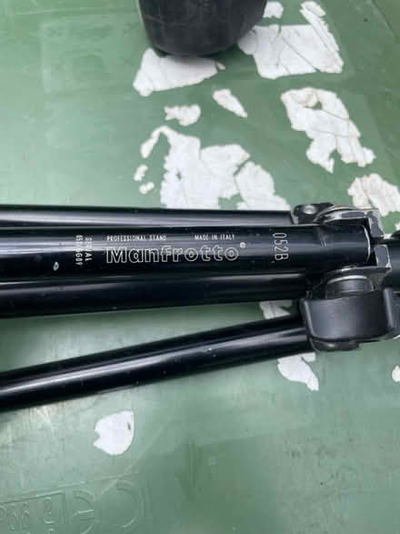 Photo of free Adjustable camera tripod (Lee green) #1