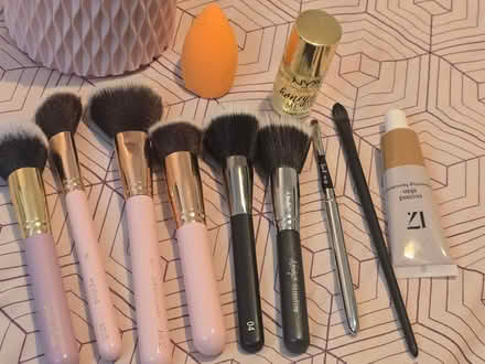 Photo of free Makeup brushes/ rotating organiser (Tulse Hill SE24) #1