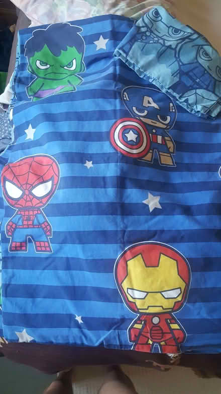 Photo of free marvel single duvet and pillowcase (New Greens AL3) #1
