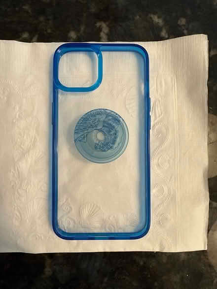 Photo of free iPhone 13/14 case with popsocket (North Babylon) #1