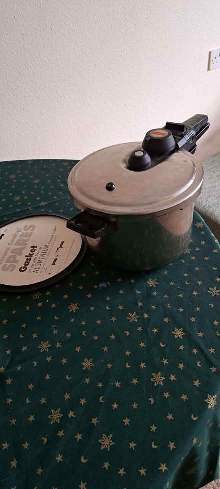Photo of free Pressure cooker (Wells BA5) #1