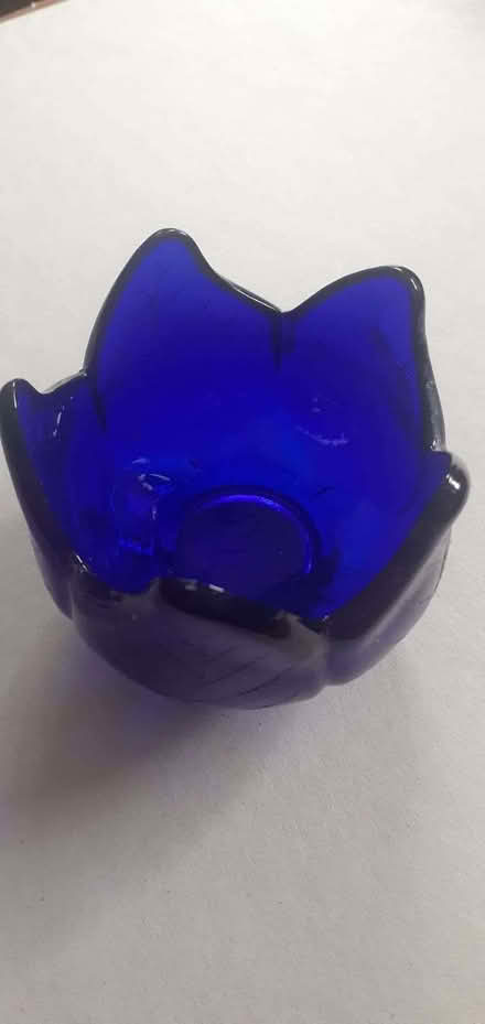 Photo of free Glass flower shaped night light holder (Maidenhead SL6) #3